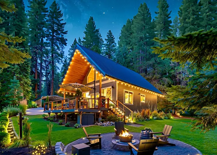 Riverfront Chalet Near Skiing, Lakes, Mtns & Leavenworth